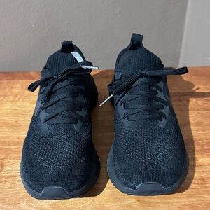 Nike Epic React Flyknit Women’s Running Shoe/Black/AQ0070-003